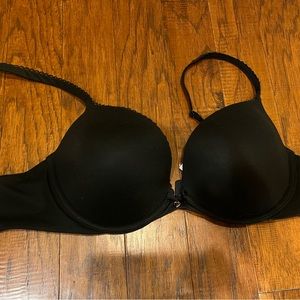 Victoria Secret 32DD push-up bra like new